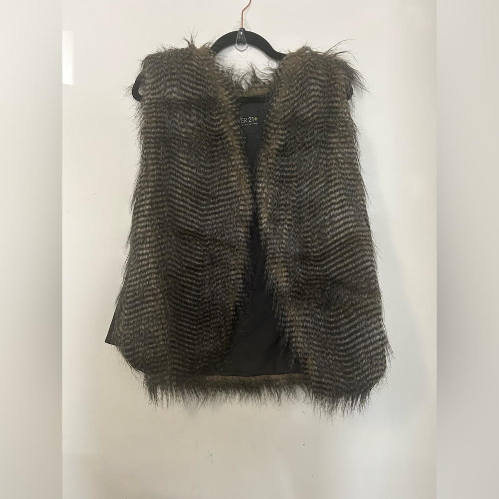Forever 21 Plus Size Black Faux Fur Vest